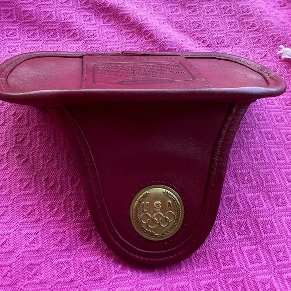๐
๐
RARE RED COACH Olympic Edition Eyeglass Shield Case vintage ๐
๐
- Picture 8 of 12